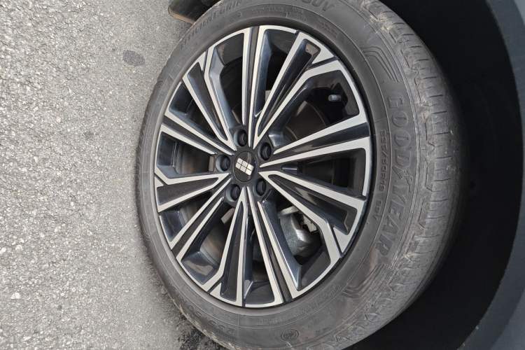 Used Geely Galaxy Xingjian 7 EM-i 2025 120km Navigator Edition Right Front Wheel Hub