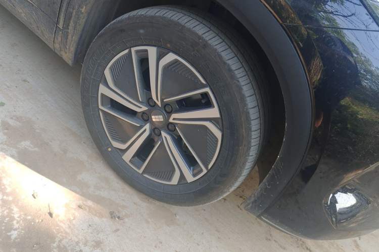 Used Geely Galaxy Xingjian 7 EM-i 2025 120km Launch+ Version Right Front Wheel Hub