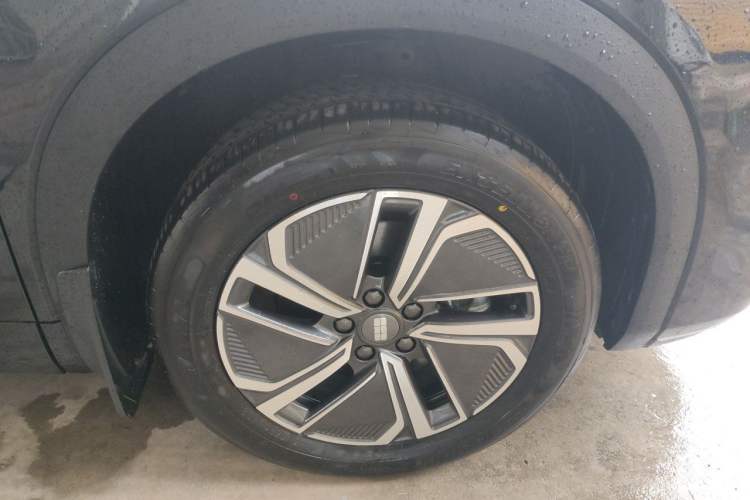 Used Geely Galaxy Xingjian 7 EM-i 2025 120km Exploration+ Version Right Front Wheel Hub