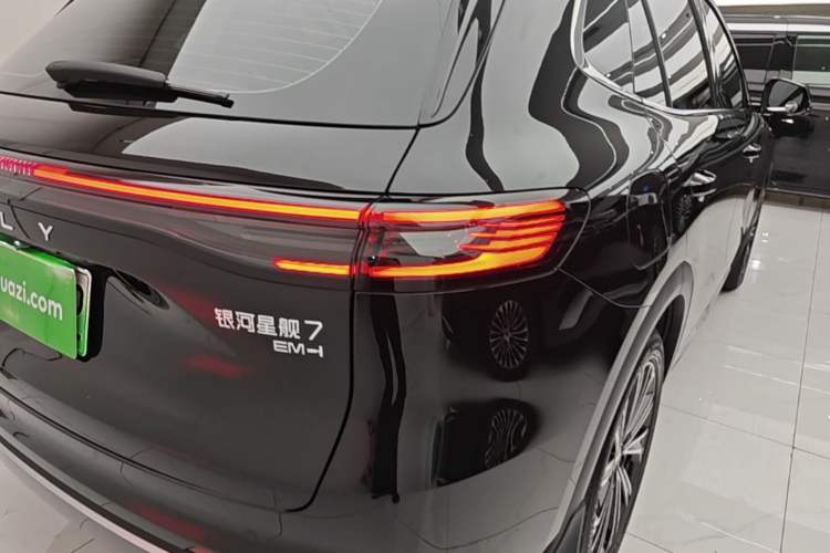 Used Geely Galaxy Xingjian 7 EM-i 2025 120km Navigator Edition Right Rear Taillight