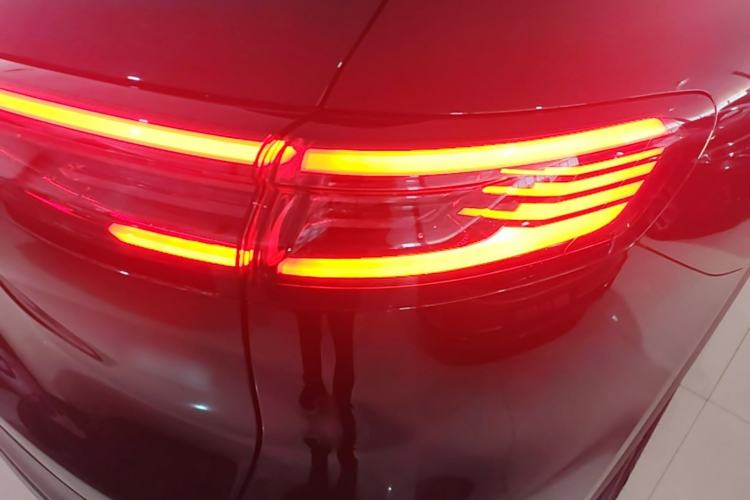 Used Geely Galaxy Xingjian 7 EM-i 2025 120km Navigator Edition Right Rear Taillight