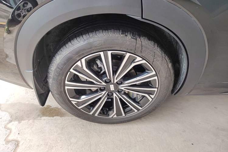 Used Geely Galaxy Xingjian 7 EM-i 2025 120km Navigator Edition Right Rear Wheel Hub