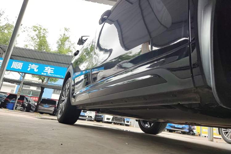 Used Geely Galaxy Xingjian 7 EM-i 2025 120km Navigator Edition Right Side Sill