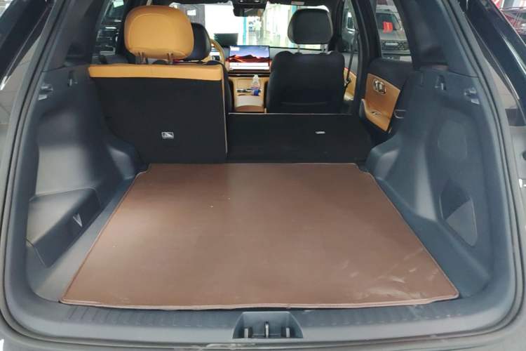 Used Geely Galaxy Xingjian 7 EM-i 2025 120km Navigator Edition Trunk