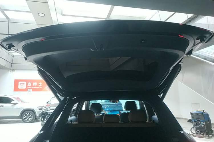 Used Geely Galaxy Xingjian 7 EM-i 2025 120km Exploration+ Version Trunk
