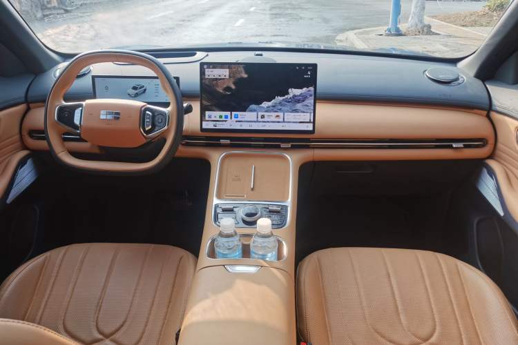 Used Geely Galaxy Xingjian 7 EM-i 2025 120km Navigator Edition Audio And AC Panel