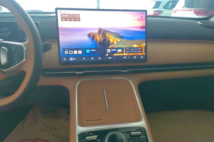 Used Geely Galaxy Xingjian 7 EM-i 2025 120km Navigator Edition Audio And AC Panel