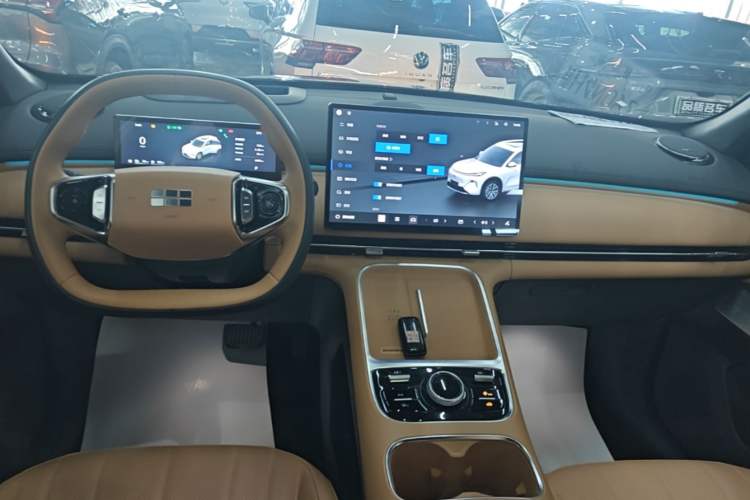 Used Geely Galaxy Xingjian 7 EM-i 2025 120km Navigator Edition Audio And AC Panel