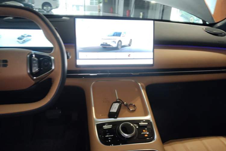 Used Geely Galaxy Xingjian 7 EM-i 2025 120km Navigator Edition Audio And AC Panel