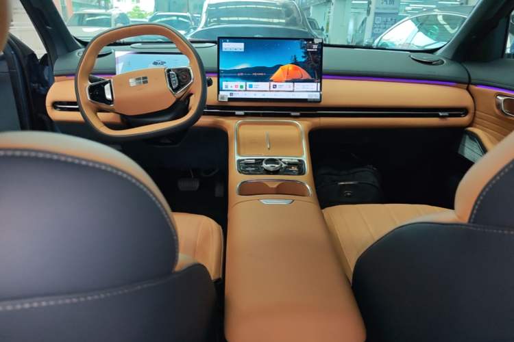 Used Geely Galaxy Xingjian 7 EM-i 2025 120km Navigator Edition Audio And AC Panel