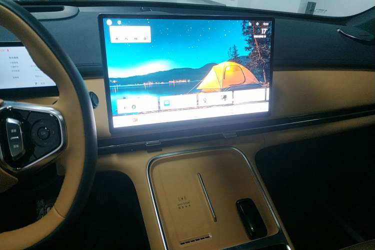 Used Geely Galaxy Xingjian 7 EM-i 2025 120km Navigator Edition Audio And AC Panel