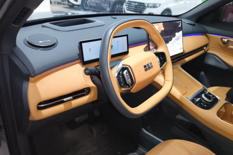 Used Geely Galaxy Xingjian 7 EM-i 2025 120km Navigator Edition Center Console