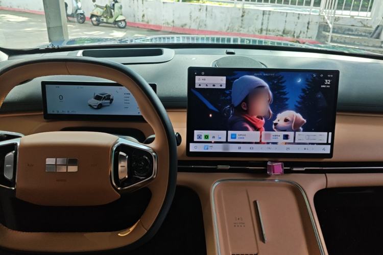 Used Geely Galaxy Xingjian 7 EM-i 2025 120km Navigator Edition Center Console