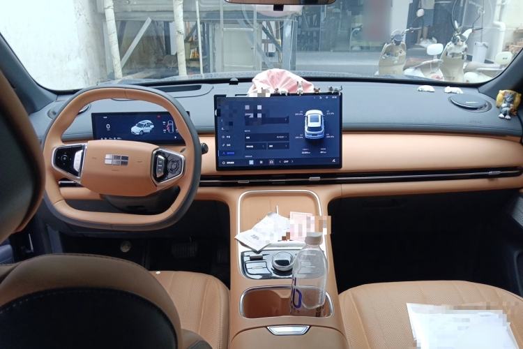 Used Geely Galaxy Xingjian 7 EM-i 2025 120km Navigator Edition Center Console