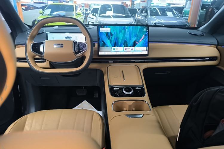 Used Geely Galaxy Xingjian 7 EM-i 2025 120km Navigator Edition Center Console