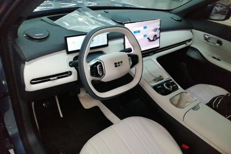 Used Geely Galaxy Xingjian 7 EM-i 2025 120km Navigator Edition Center Console
