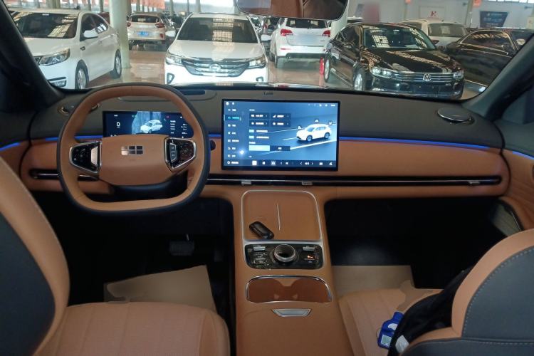 Used Geely Galaxy Xingjian 7 EM-i 2025 120km Navigator Edition Center Console