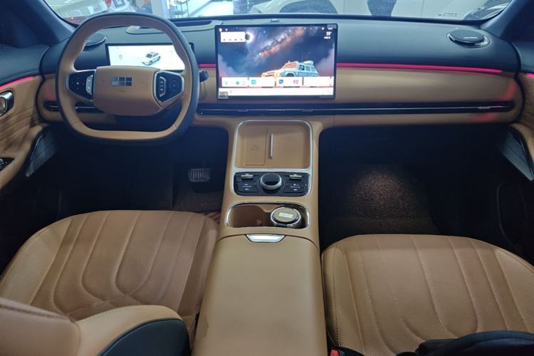 Used Geely Galaxy Xingjian 7 EM-i 2025 120km Navigator Edition Center Console