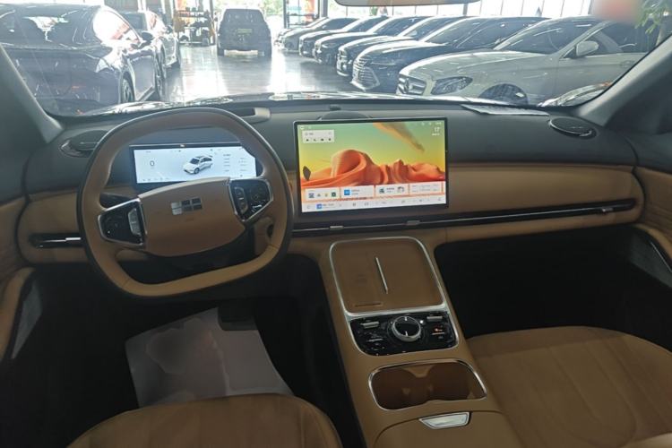 Used Geely Galaxy Xingjian 7 EM-i 2025 120km Navigator Edition Center Console