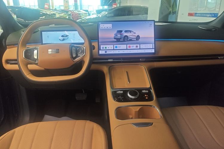 Used Geely Galaxy Xingjian 7 EM-i 2025 120km Navigator Edition Center Console