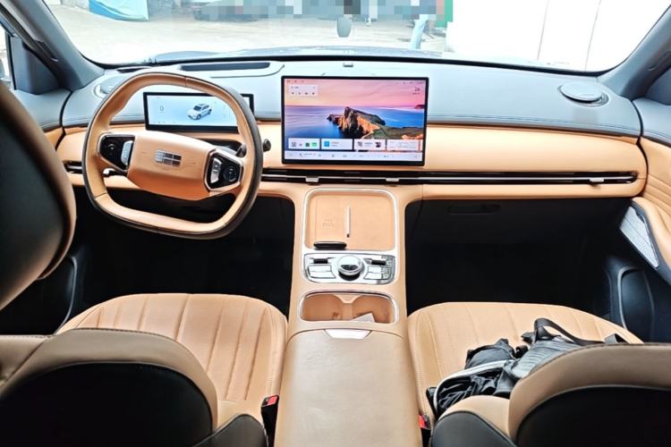 Used Geely Galaxy Xingjian 7 EM-i 2025 120km Navigator Edition Center Console