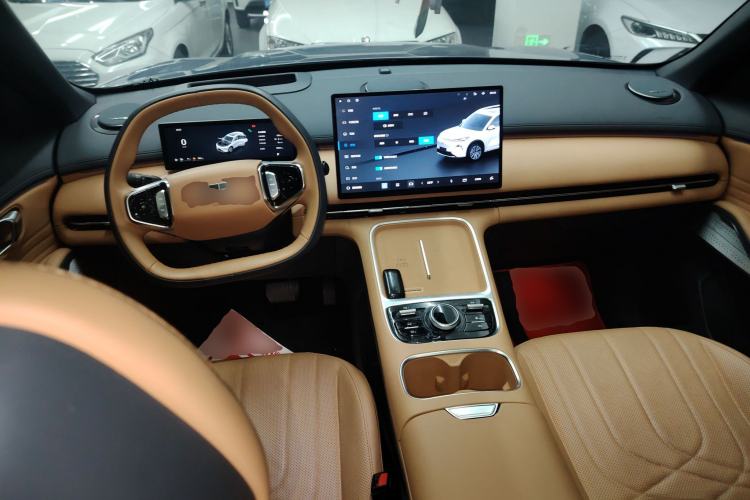 Used Geely Galaxy Xingjian 7 EM-i 2025 120km Navigator Edition Center Console