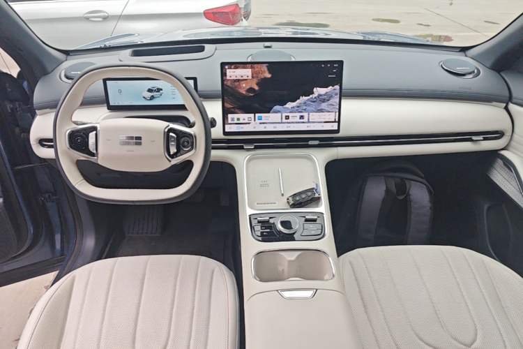 Used Geely Galaxy Xingjian 7 EM-i 2025 120km Exploration+ Version Center Console