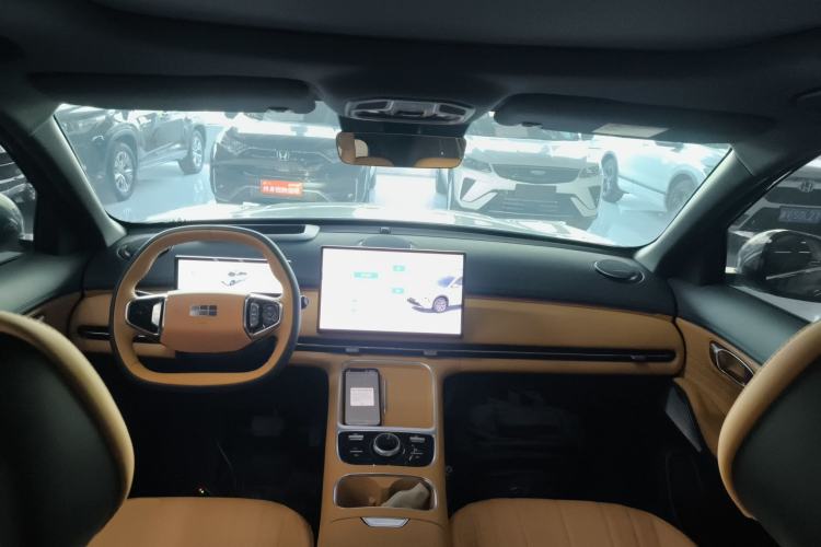 Used Geely Galaxy Xingjian 7 EM-i 2025 120km Navigator Edition Center Console