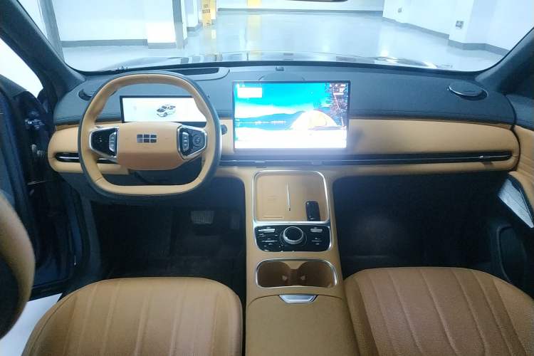 Used Geely Galaxy Xingjian 7 EM-i 2025 120km Navigator Edition Center Console