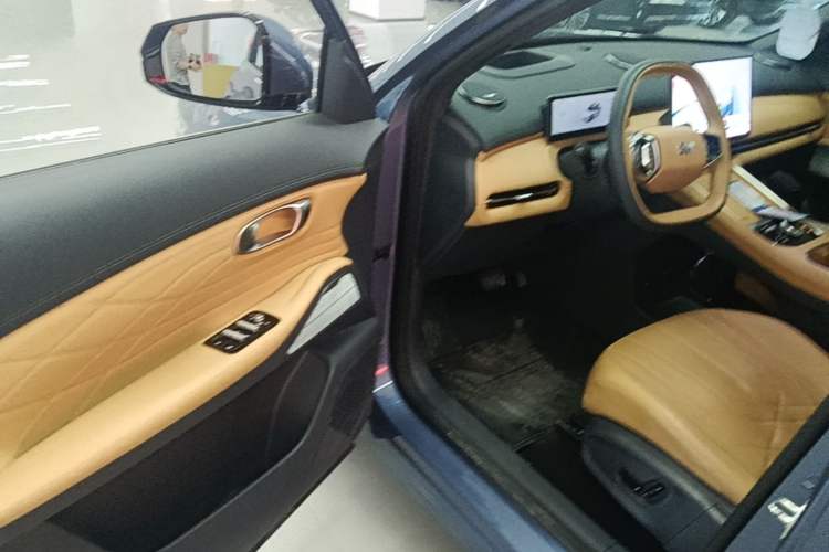 Used Geely Galaxy Xingjian 7 EM-i 2025 120km Navigator Edition Driver Seat