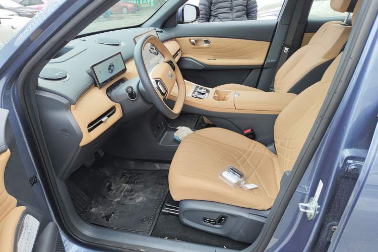 Used Geely Galaxy Xingjian 7 EM-i 2025 120km Navigator Edition Driver Seat