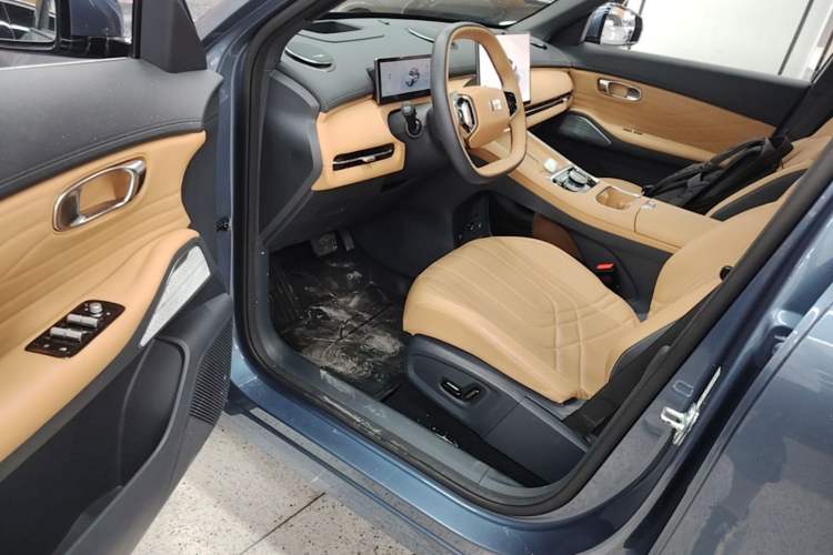 Used Geely Galaxy Xingjian 7 EM-i 2025 120km Navigator Edition Driver Seat