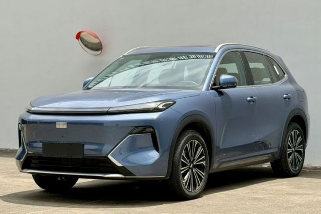 Used Geely Galaxy Xingjian 7 EM-i 2025 120km Navigator Edition