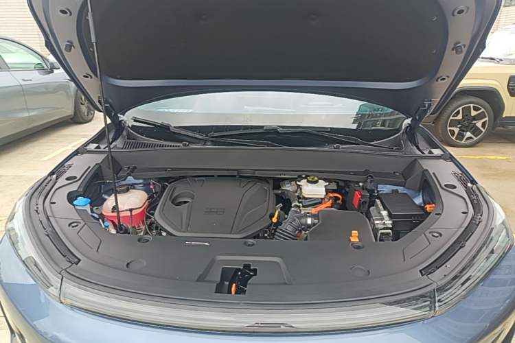 Used Geely Galaxy Xingjian 7 EM-i 2025 120km Navigator Edition Engine Bay