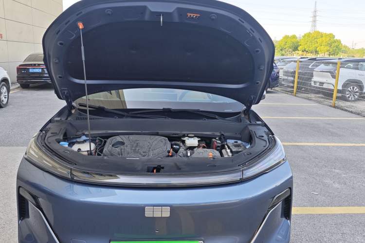 Used Geely Galaxy Xingjian 7 EM-i 2025 120km Navigator Edition Engine Bay