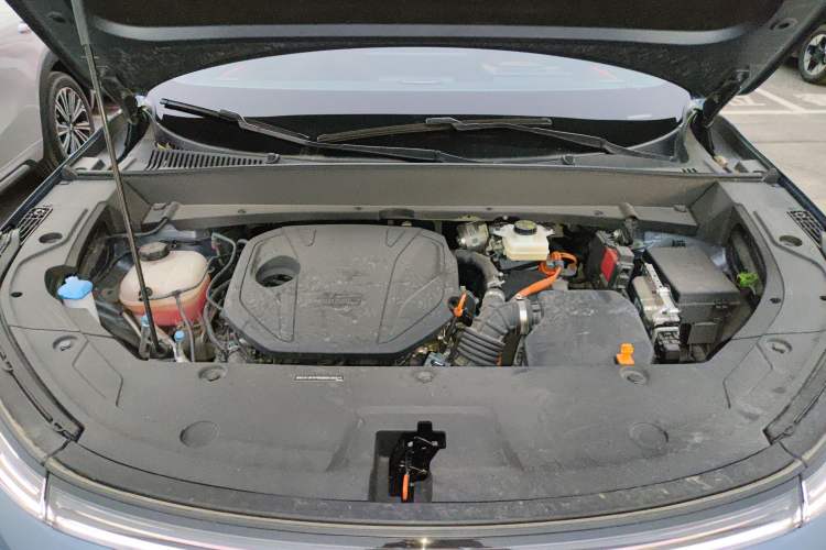 Used Geely Galaxy Xingjian 7 EM-i 2025 120km Navigator Edition Engine Bay