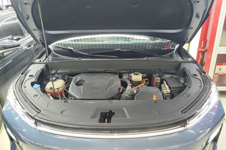 Used Geely Galaxy Xingjian 7 EM-i 2025 120km Navigator Edition Engine Bay