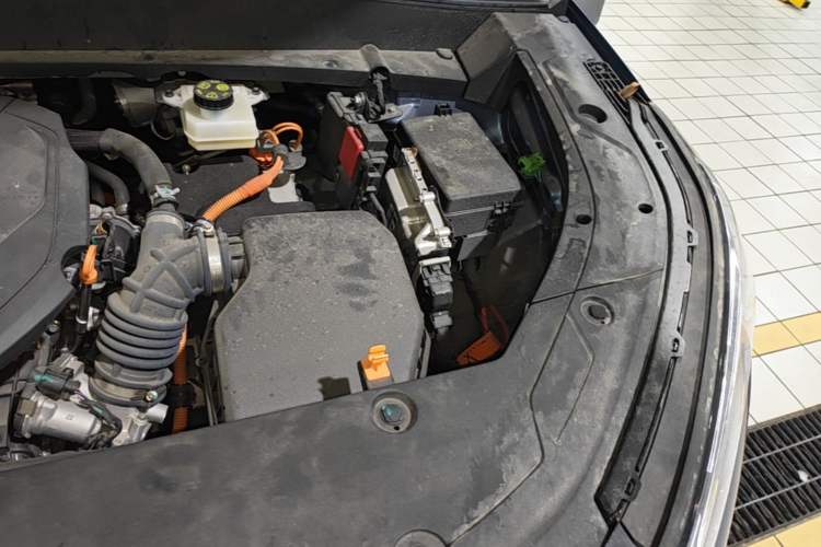 Used Geely Galaxy Xingjian 7 EM-i 2025 120km Navigator Edition Engine Bay Left