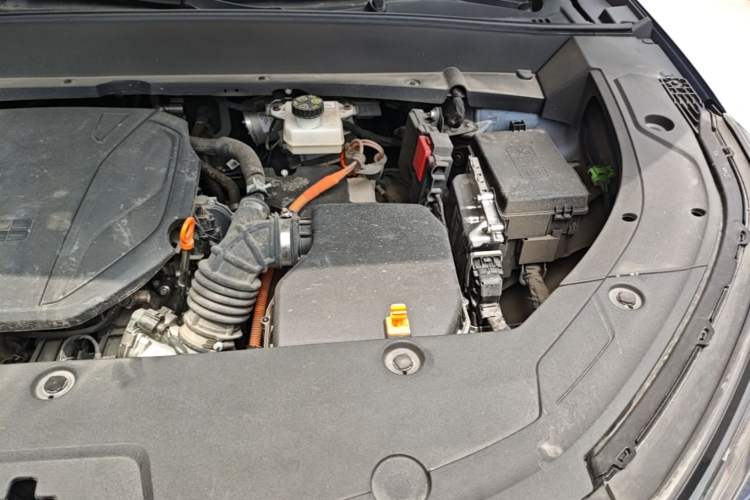 Used Geely Galaxy Xingjian 7 EM-i 2025 120km Navigator Edition Engine Bay Left