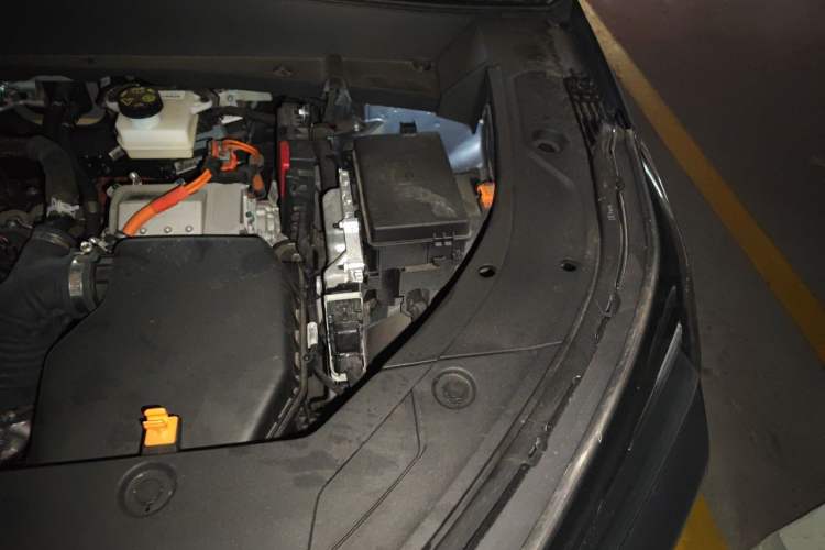 Used Geely Galaxy Xingjian 7 EM-i 2025 120km Navigator Edition Engine Bay Left