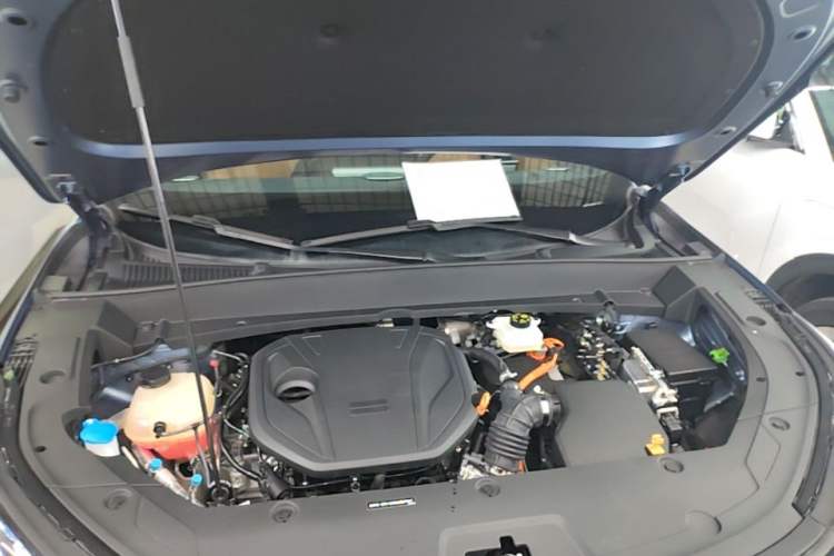 Used Geely Galaxy Xingjian 7 EM-i 2025 120km Navigator Edition Engine Bay