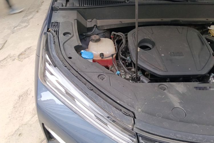 Used Geely Galaxy Xingjian 7 EM-i 2025 120km Navigator Edition Engine Bay Right