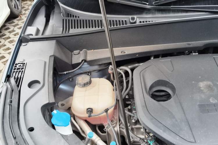 Used Geely Galaxy Xingjian 7 EM-i 2025 120km Navigator Edition Engine Bay Right