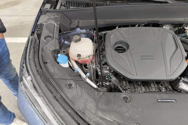 Used Geely Galaxy Xingjian 7 EM-i 2025 120km Navigator Edition Engine Bay Right