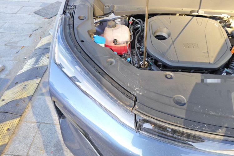 Used Geely Galaxy Xingjian 7 EM-i 2025 120km Navigator Edition Engine Bay Right