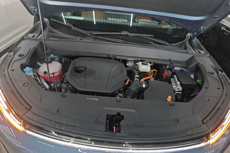 Used Geely Galaxy Xingjian 7 EM-i 2025 120km Navigator Edition Engine Bay