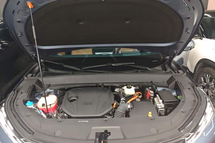 Used Geely Galaxy Xingjian 7 EM-i 2025 120km Navigator Edition Engine Bay