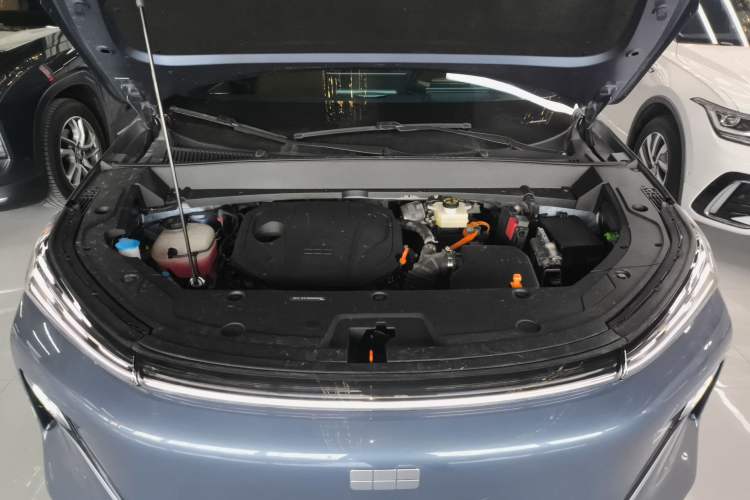 Used Geely Galaxy Xingjian 7 EM-i 2025 120km Navigator Edition Engine Bay