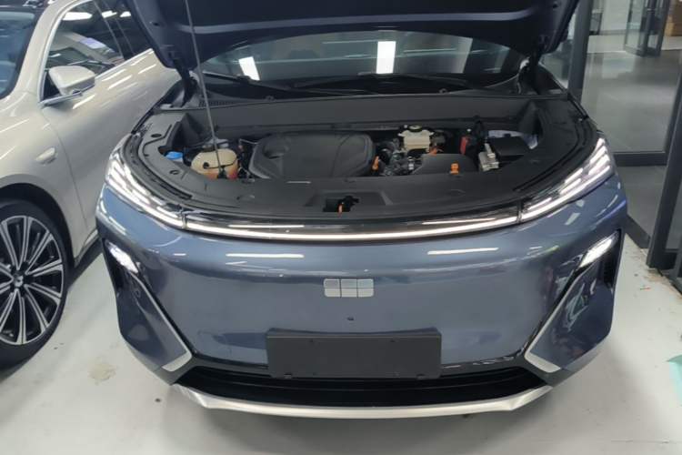 Used Geely Galaxy Xingjian 7 EM-i 2025 120km Navigator Edition Engine Bay