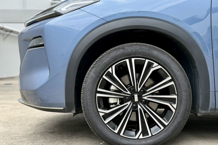 Used Geely Galaxy Xingjian 7 EM-i 2025 120km Navigator Edition Exterior 11